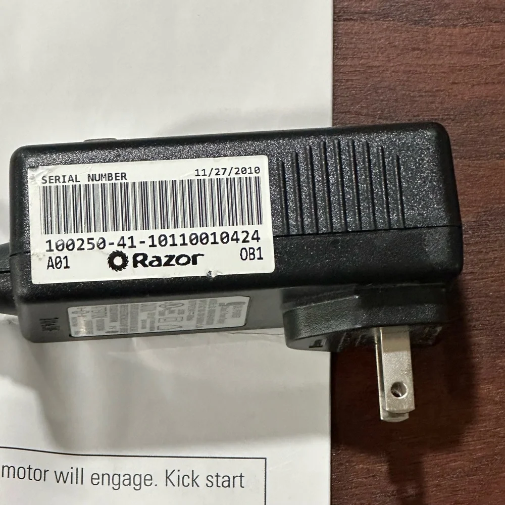 QILI POWER Model QL-09009-B2400600H Razor Charger & Spark Scooter Cartri